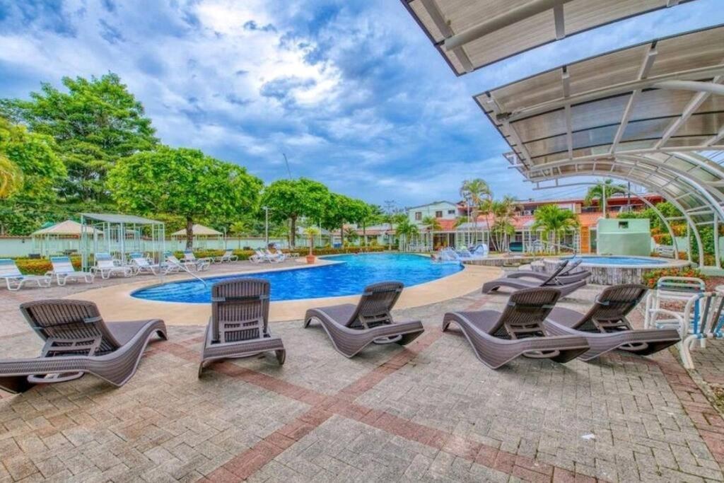 Tropical Condo!Two Story Three Lovely Bedrooms ! Jaco Exterior photo