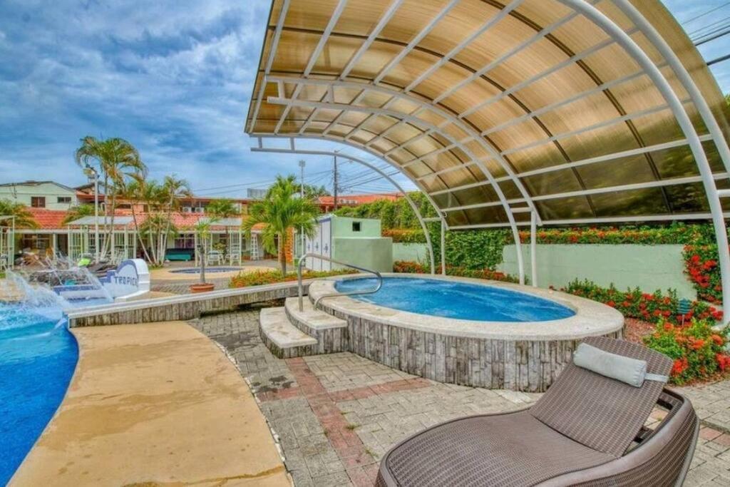 Tropical Condo!Two Story Three Lovely Bedrooms ! Jaco Exterior photo